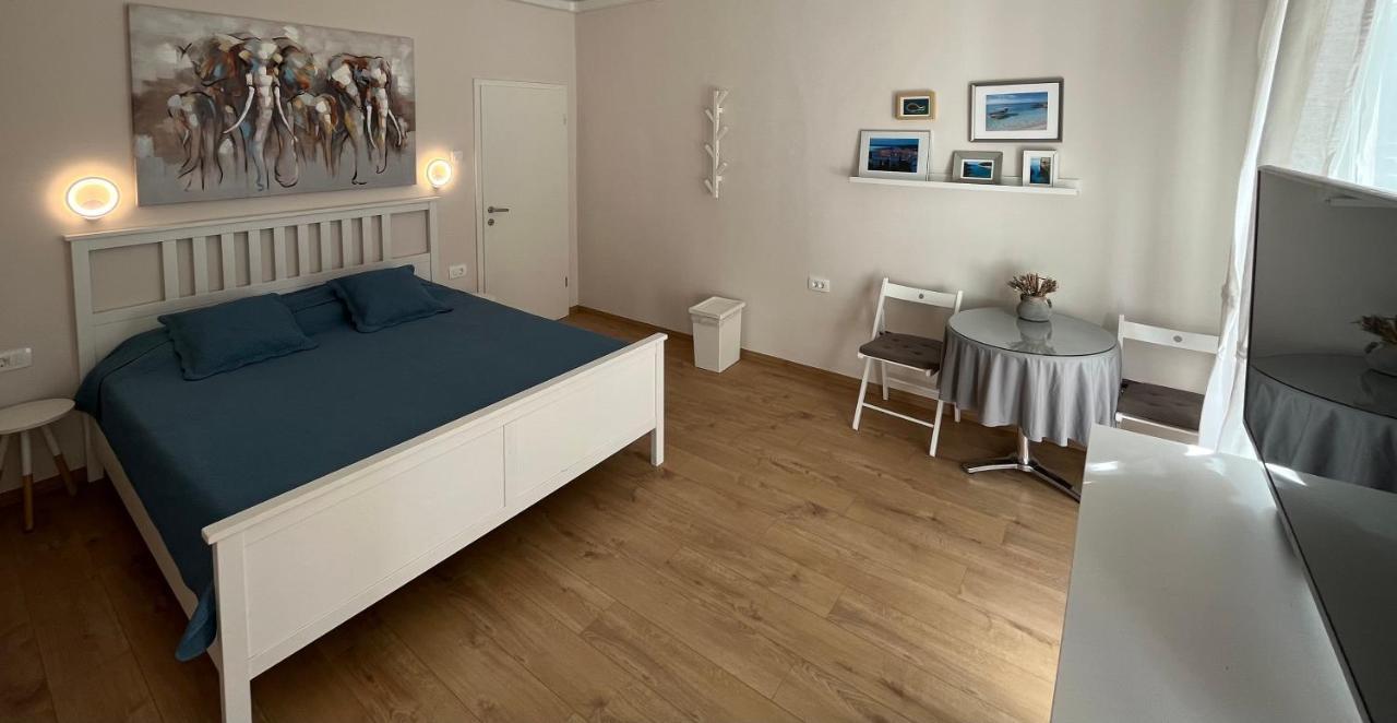 Apartment Check In Pula Exterior photo