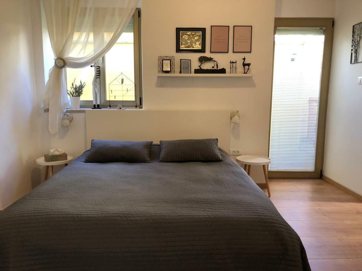Apartment Check In Pula Exterior photo